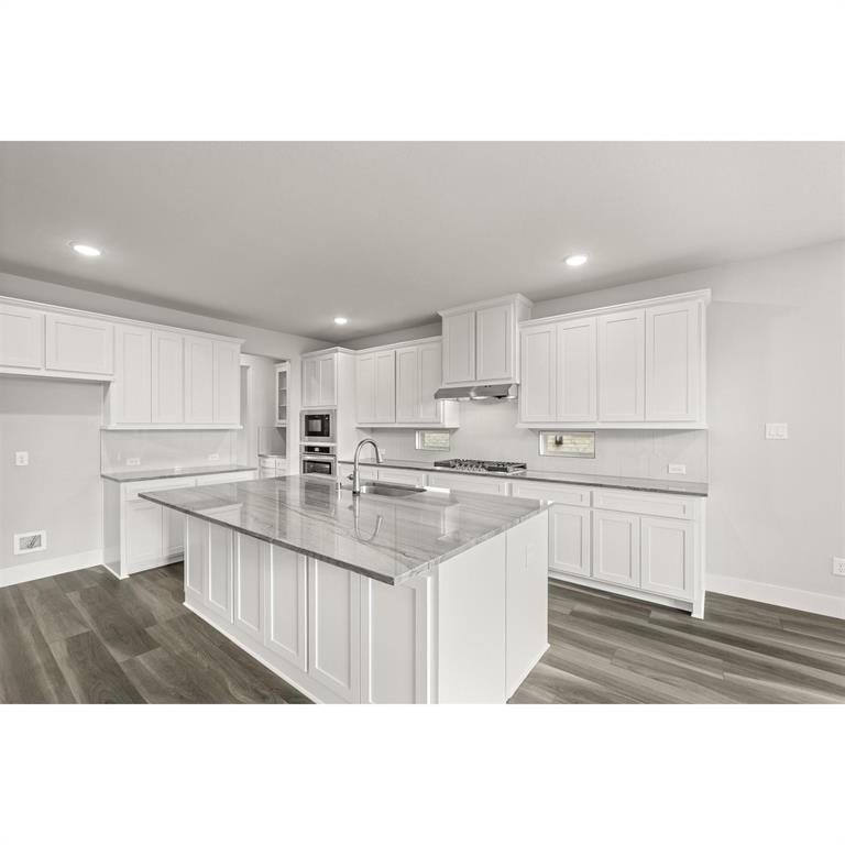 6226 Lake Brook Drive Property Photo 10