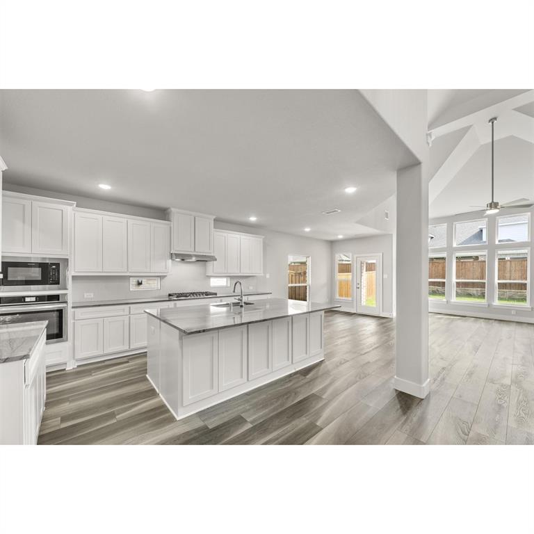 6226 Lake Brook Drive Property Photo 12