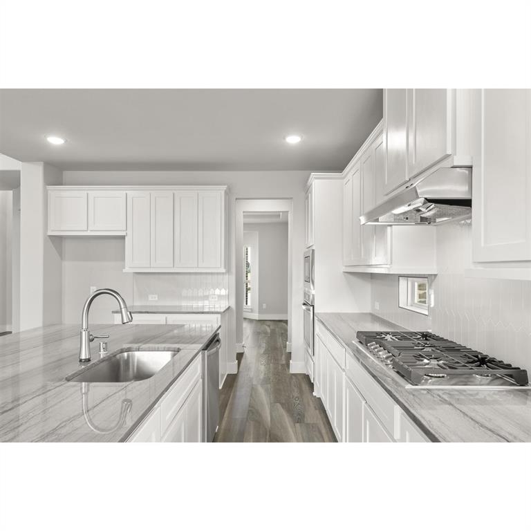 6226 Lake Brook Drive Property Photo 13