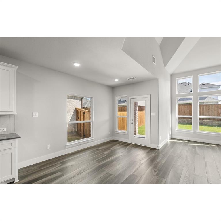 6226 Lake Brook Drive Property Photo 14