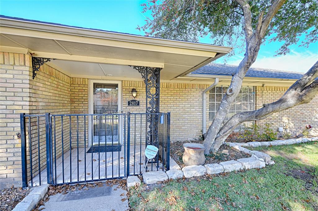 2817 Teakwood Lane Property Photo 3