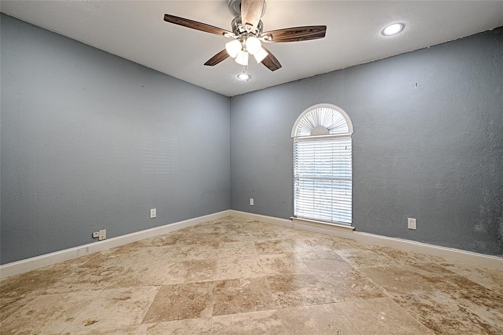 2817 Teakwood Lane Property Photo 6