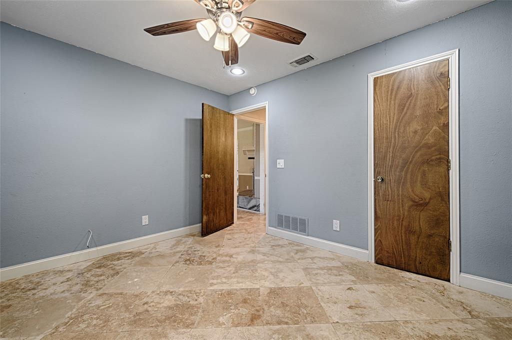 2817 Teakwood Lane Property Photo 7