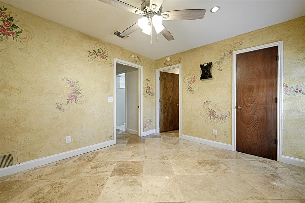 2817 Teakwood Lane Property Photo 23