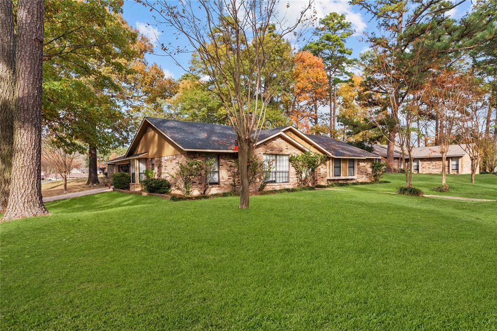 8201 Heatherbrook Circle Property Photo 3