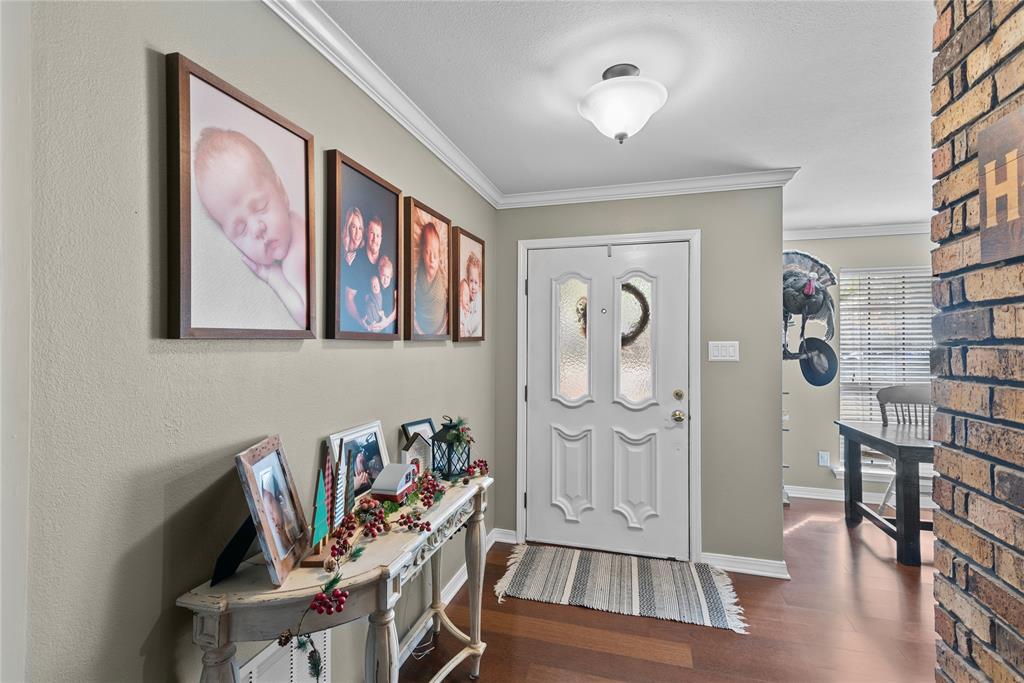 8201 Heatherbrook Circle Property Photo 6