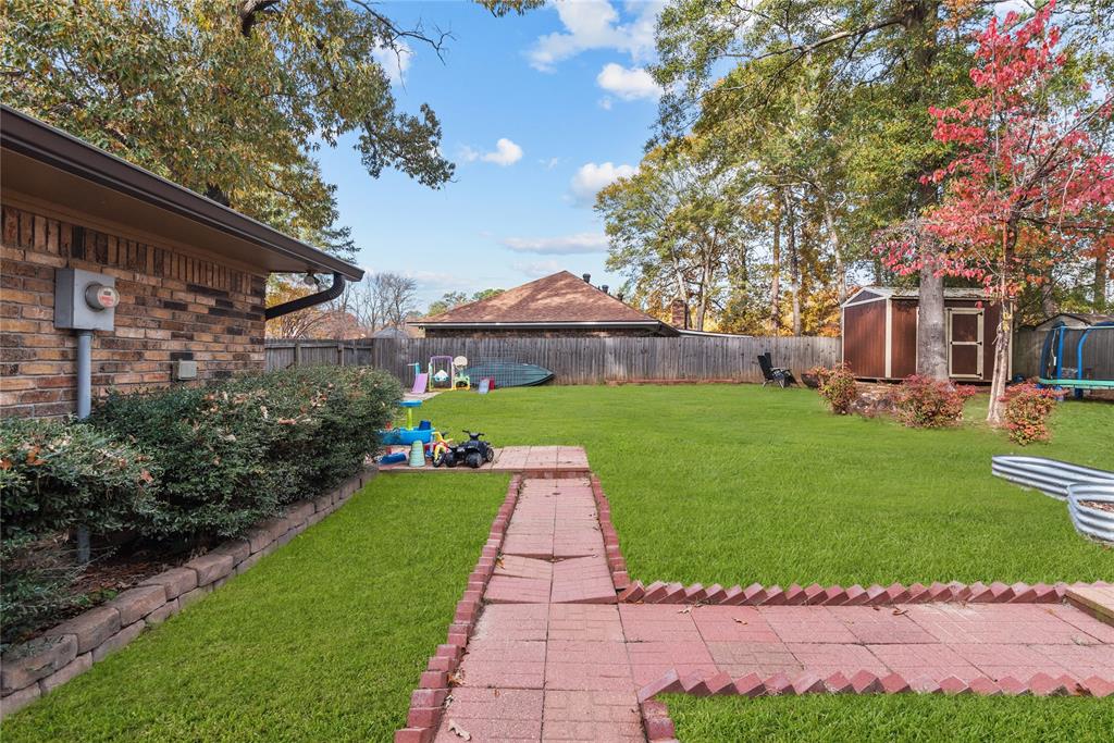 8201 Heatherbrook Circle Property Photo 32