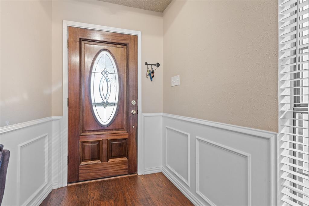 1816 Realistic Court Property Photo 3
