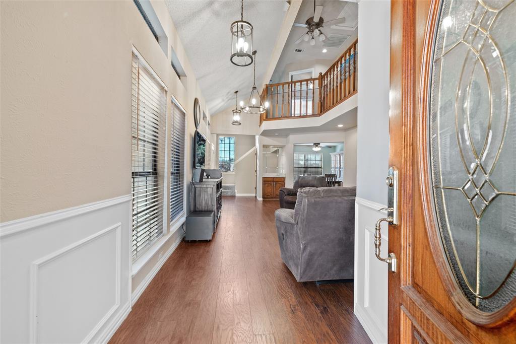 1816 Realistic Court Property Photo 4