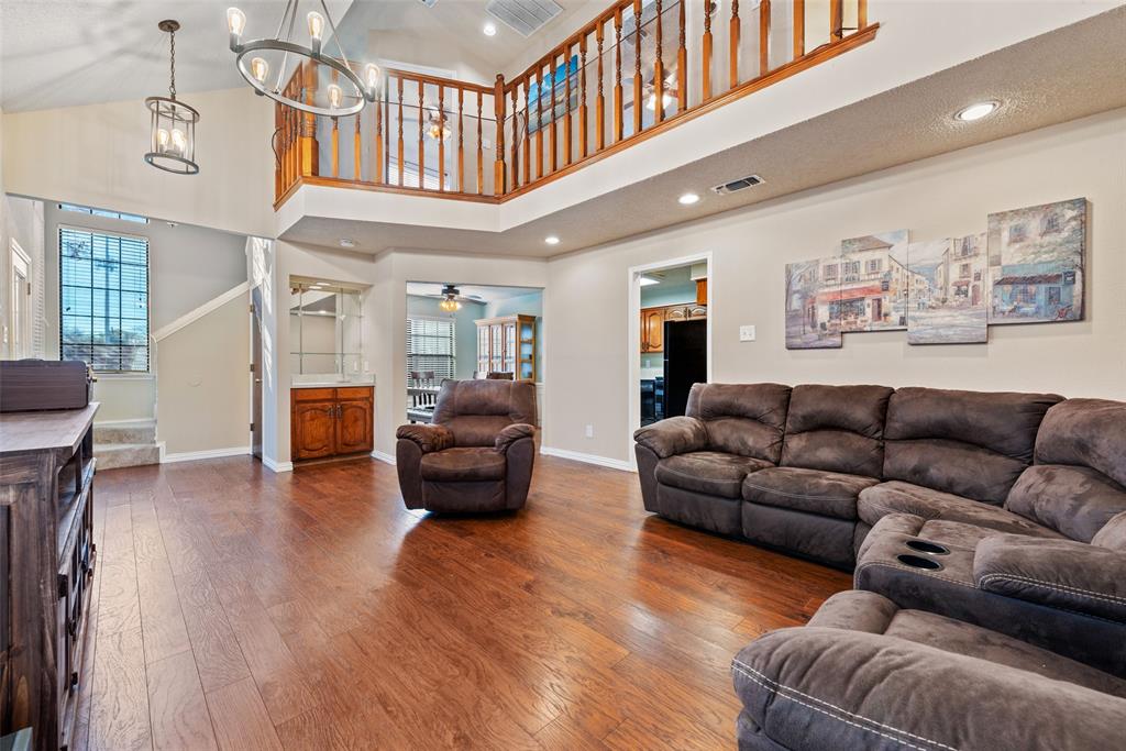 1816 Realistic Court Property Photo 5