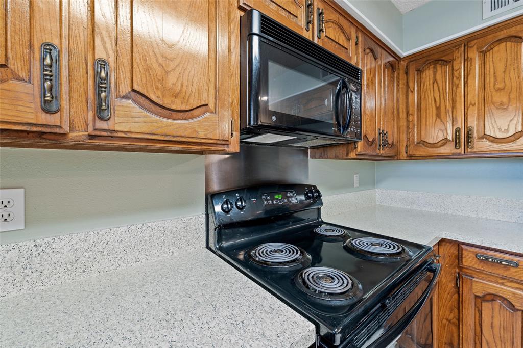1816 Realistic Court Property Photo 14
