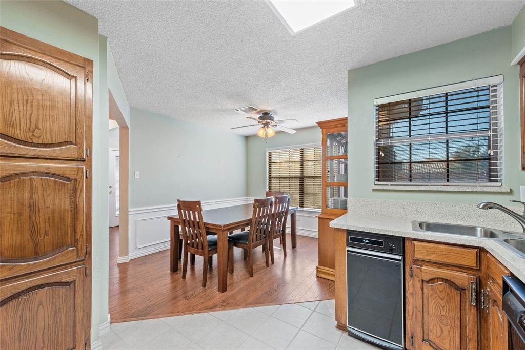 1816 Realistic Court Property Photo 17