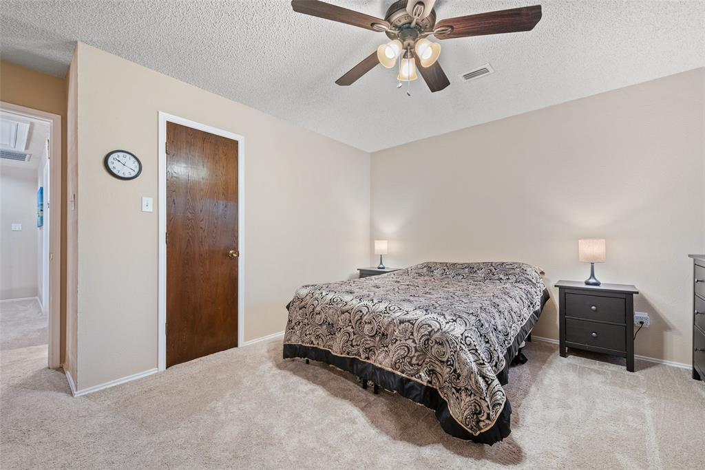 1816 Realistic Court Property Photo 28