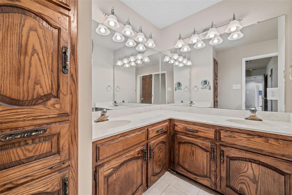 1816 Realistic Court Property Photo 31