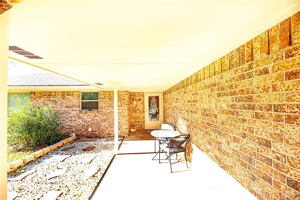 1210 Zahara Street Property Photo 7