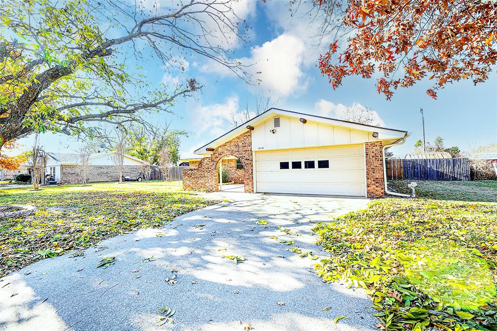 1210 Zahara Street Property Photo 38