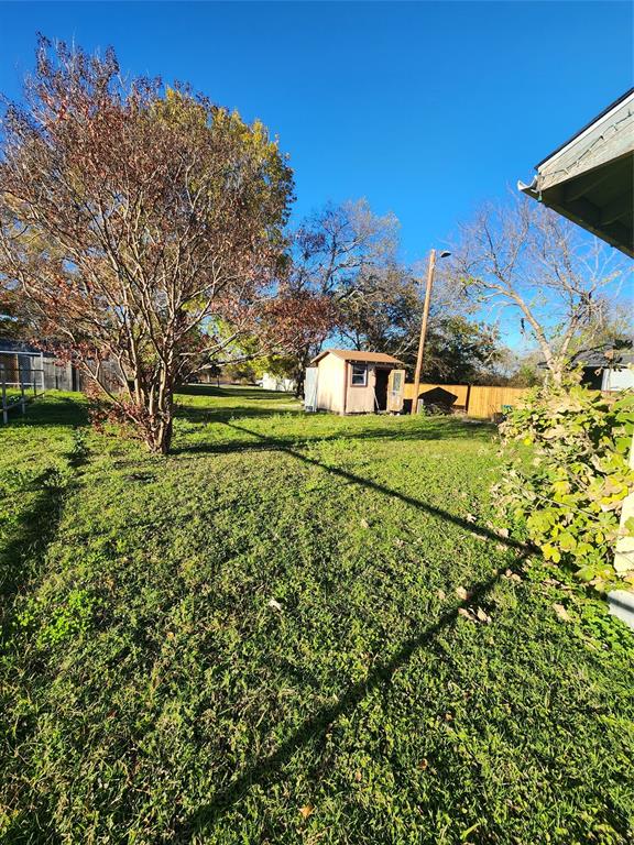 904 E Decatur Street Property Photo 4