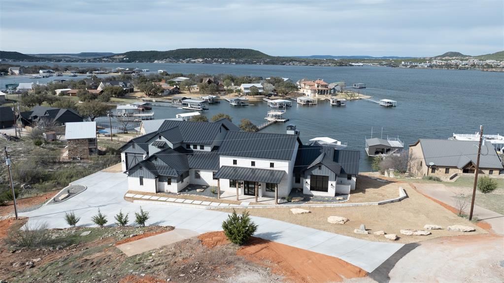 1003 Waxwing Cove Property Photo 4