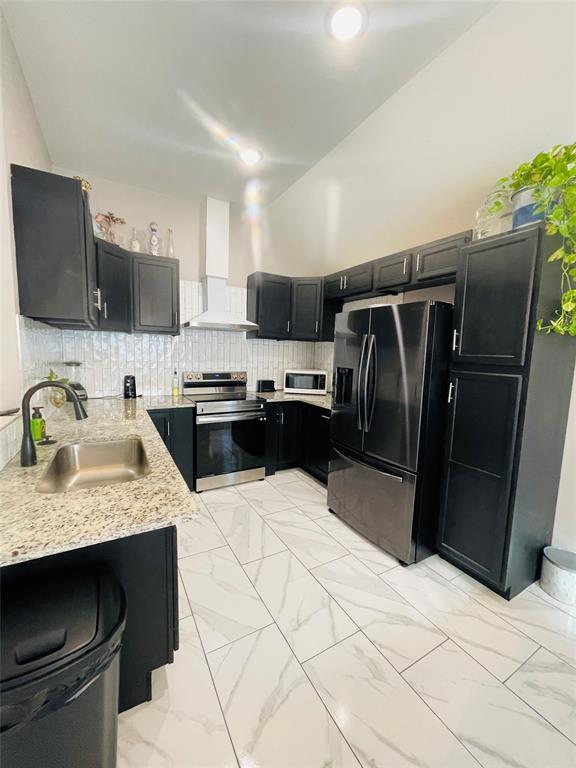 752 Common Street Property Photo 7