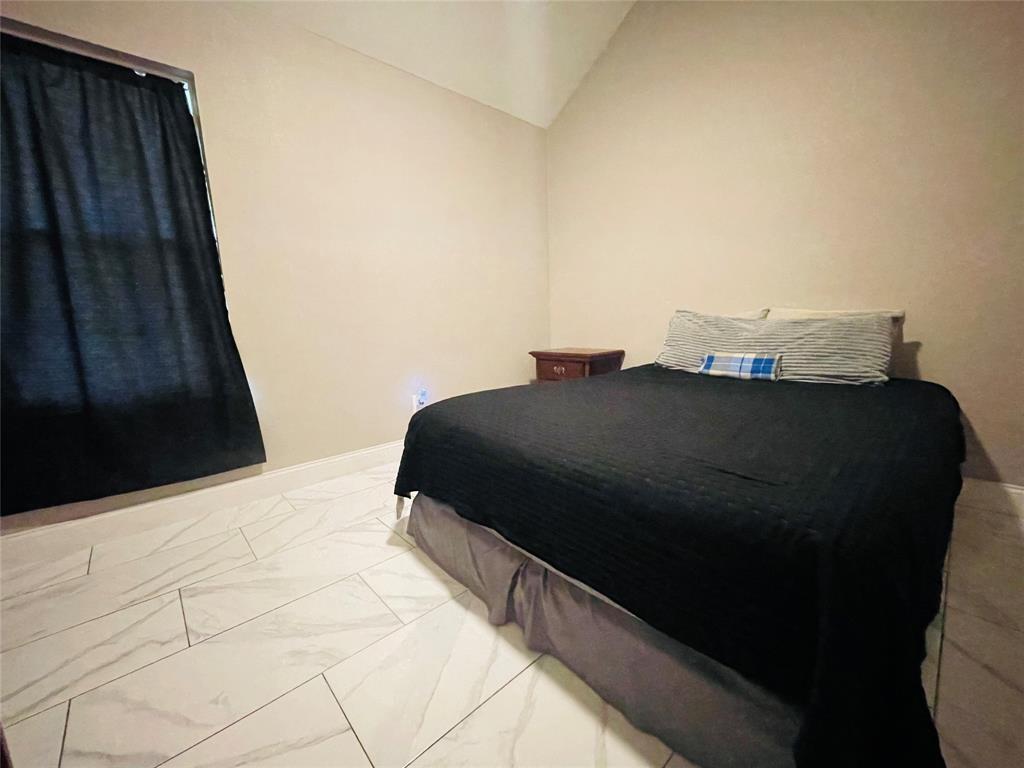 752 Common Street Property Photo 16