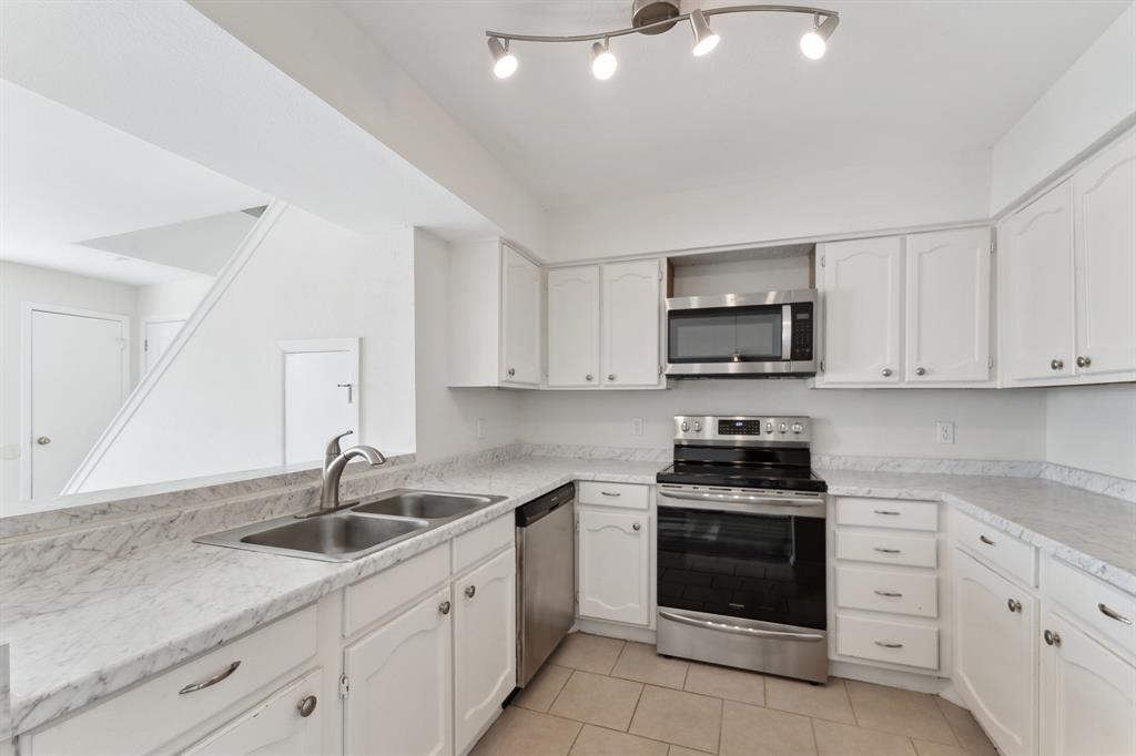 3022 Forest Lane Property Photo 12