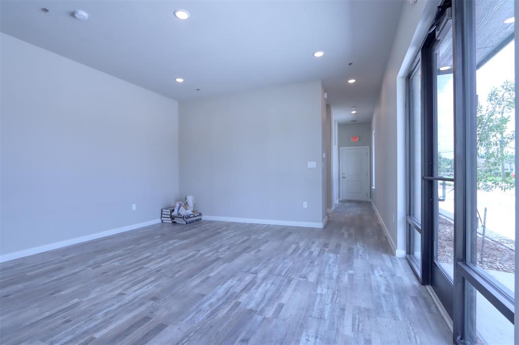 201 E 5th Street Property Photo 17