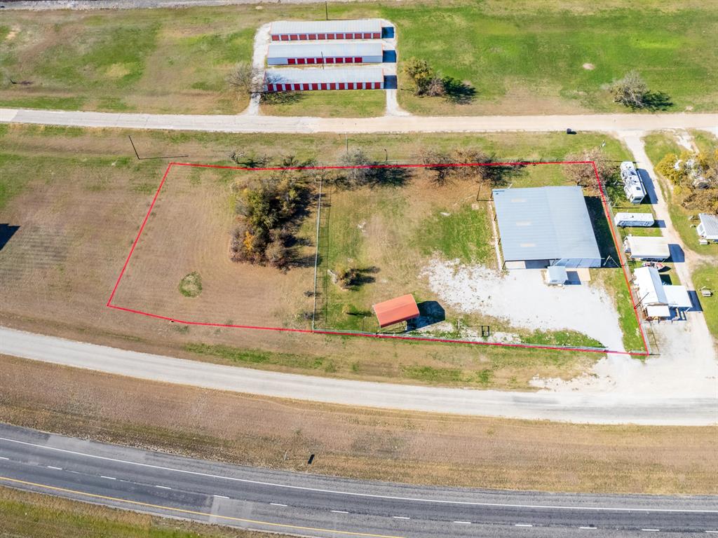 909 Pitts Lane Property Photo 1