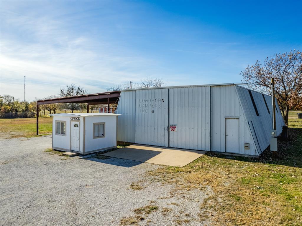 909 Pitts Lane Property Photo 13