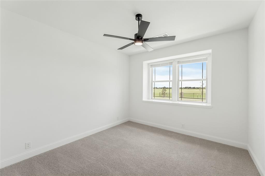 913 Cannes Drive Property Photo 7