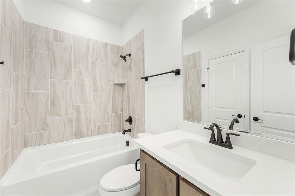 913 Cannes Drive Property Photo 8