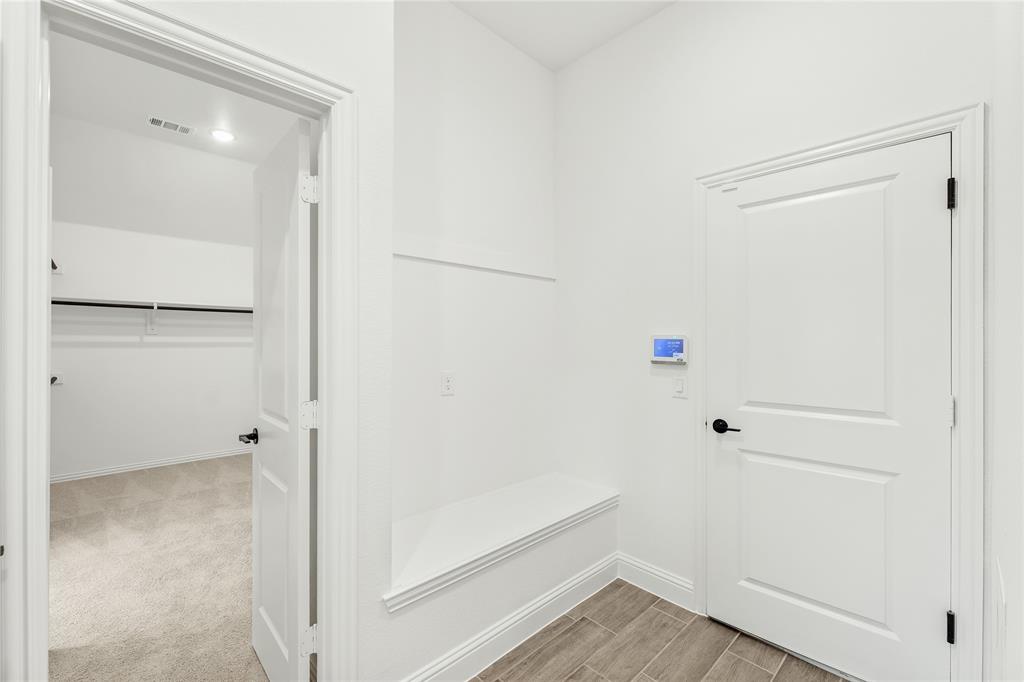 913 Cannes Drive Property Photo 26