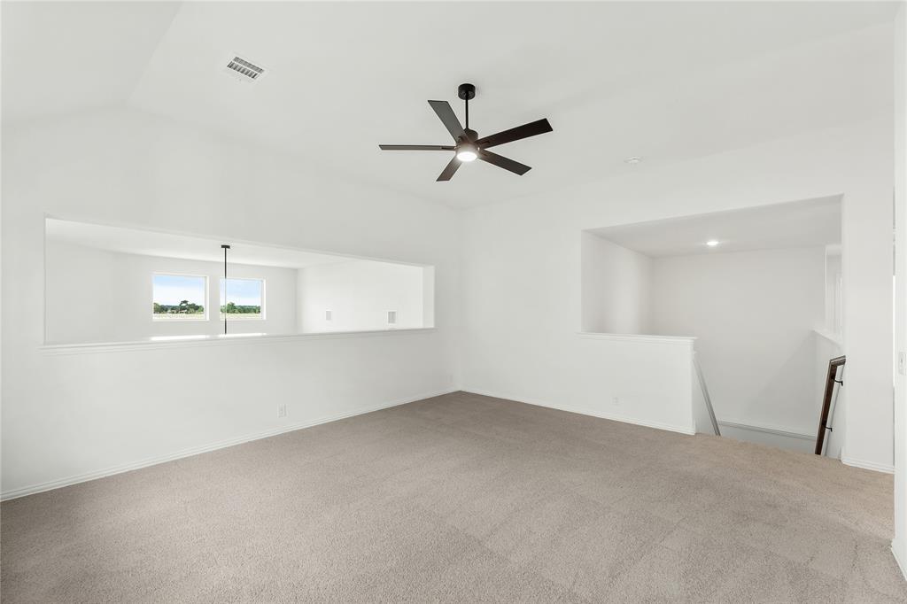 913 Cannes Drive Property Photo 29