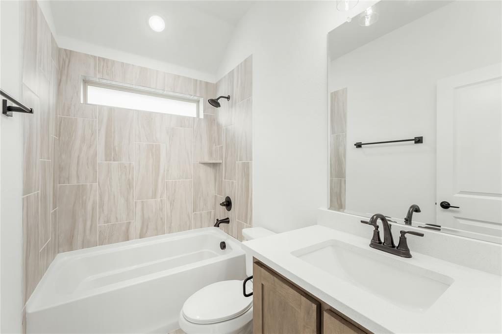 913 Cannes Drive Property Photo 31