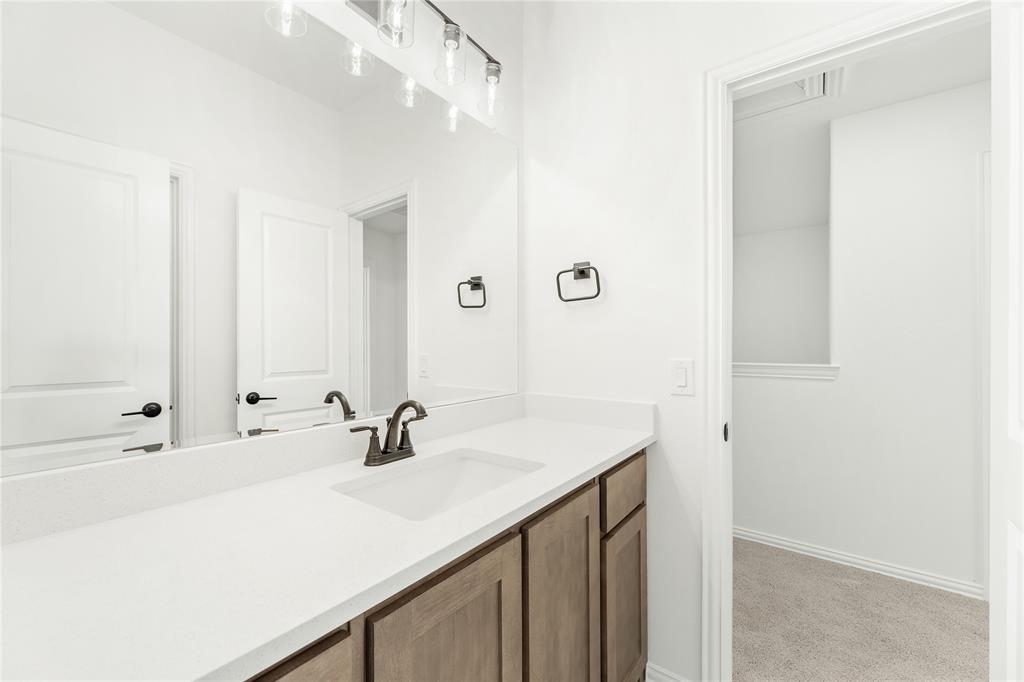 913 Cannes Drive Property Photo 33