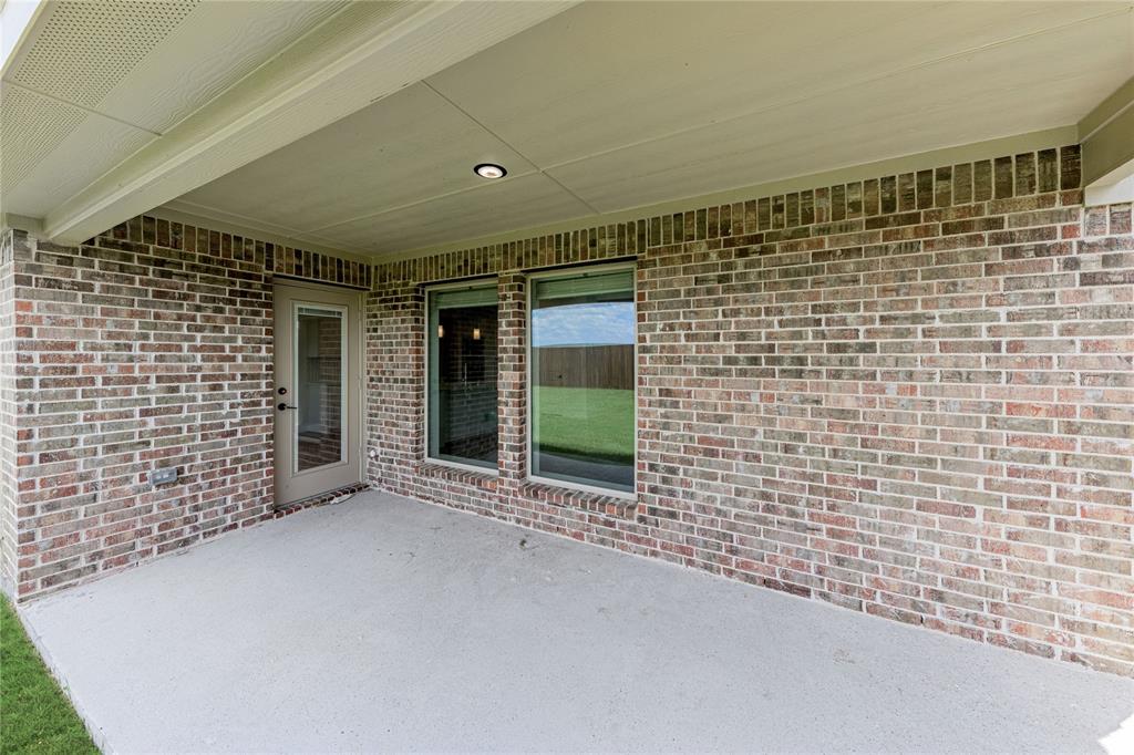 913 Cannes Drive Property Photo 37