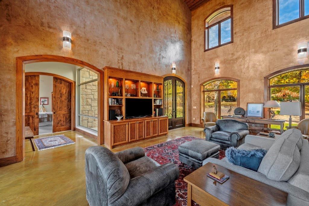 5094 Tower Drive Property Photo 5