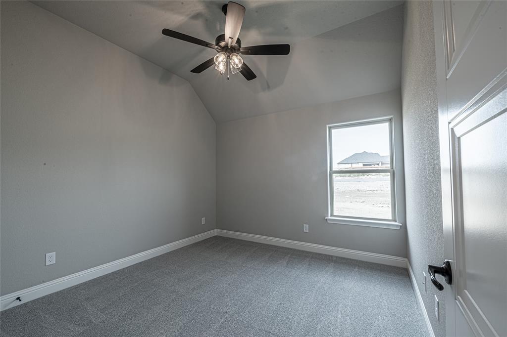 173 Coalson Crossing Property Photo 32