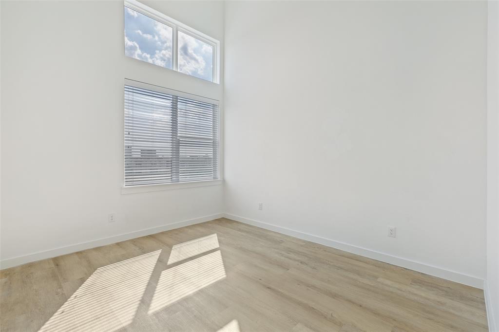 4911 Belmont Avenue 7 Property Photo 21