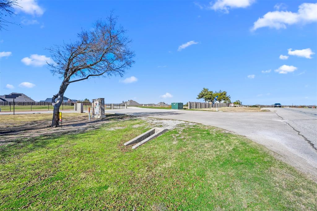 1404 Fm 156 Property Photo 2