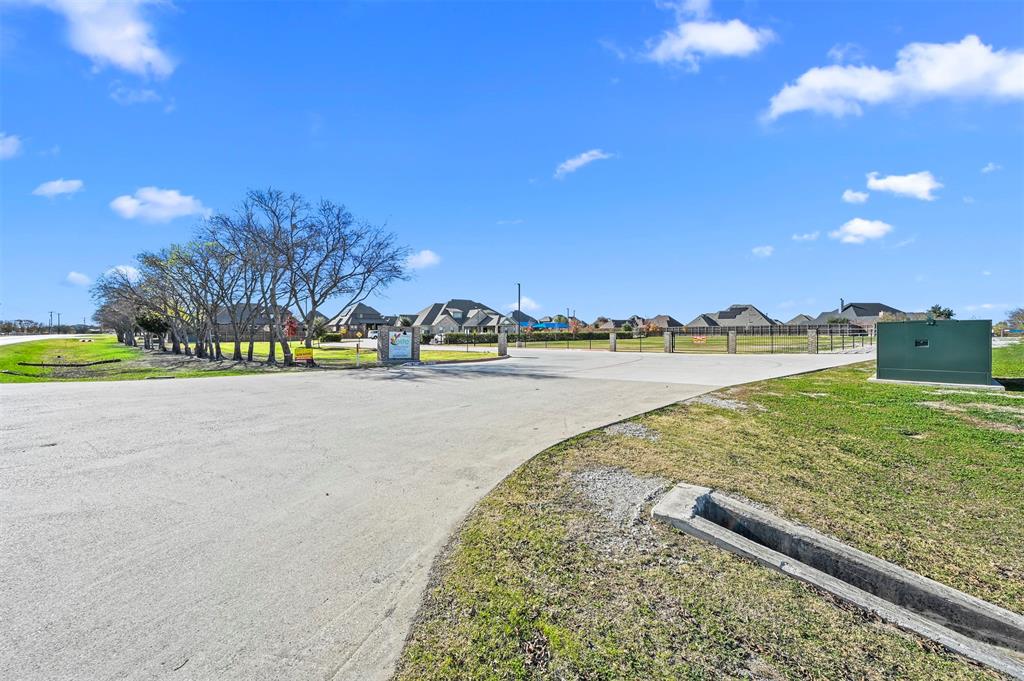 1404 Fm 156 Property Photo 4