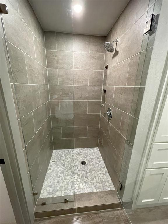 3213 Lynbrook Drive Property Photo 9
