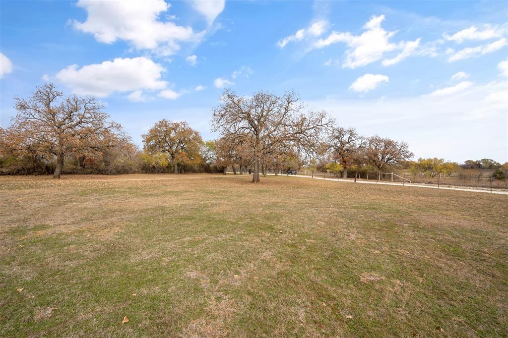 300 Nichols Court Property Photo 2