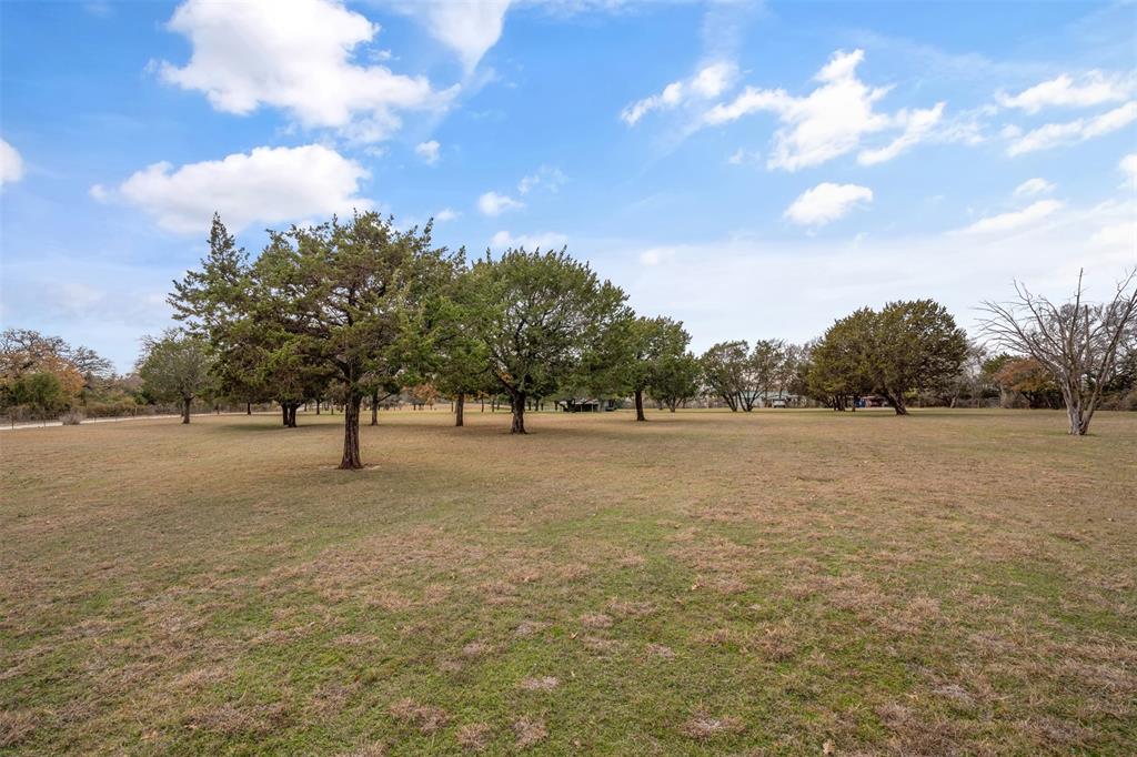 300 Nichols Court Property Photo 3