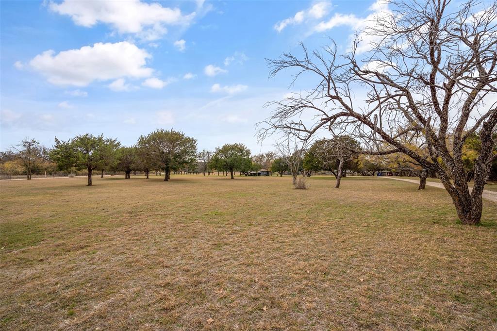 300 Nichols Court Property Photo 4