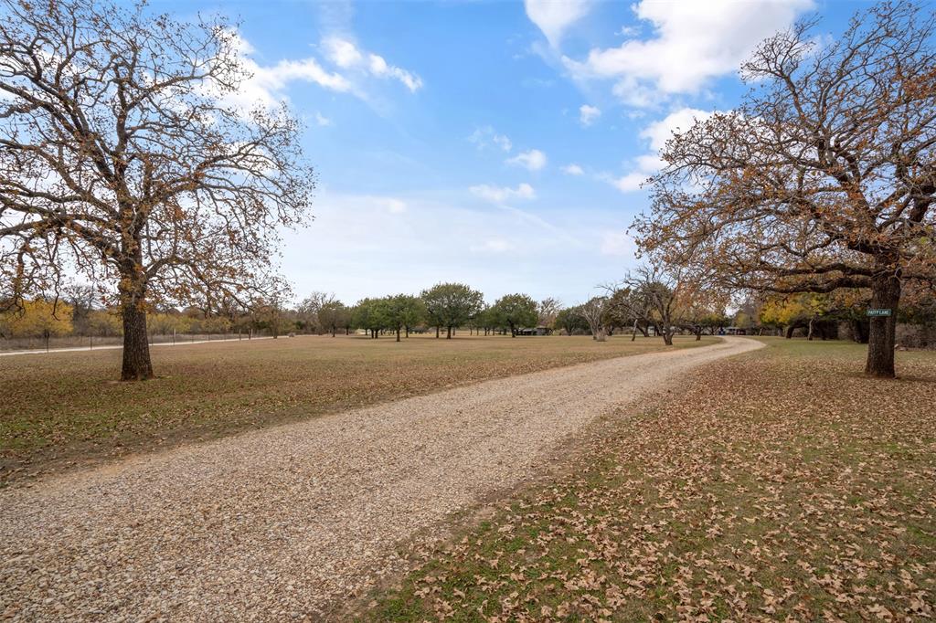 300 Nichols Court Property Photo 6