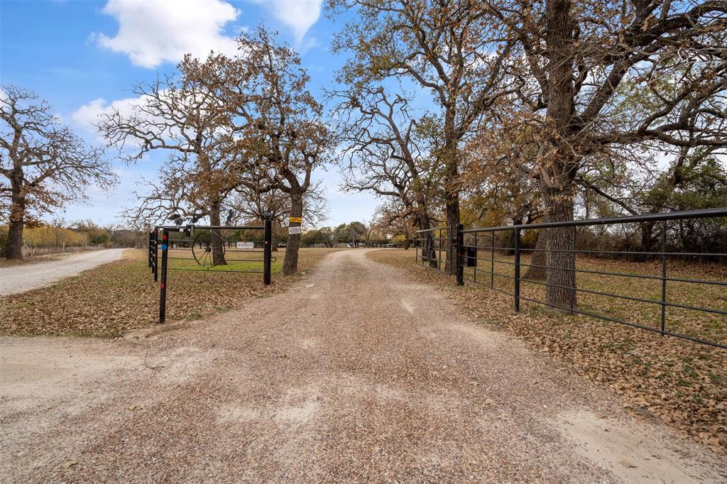 300 Nichols Court Property Photo 11