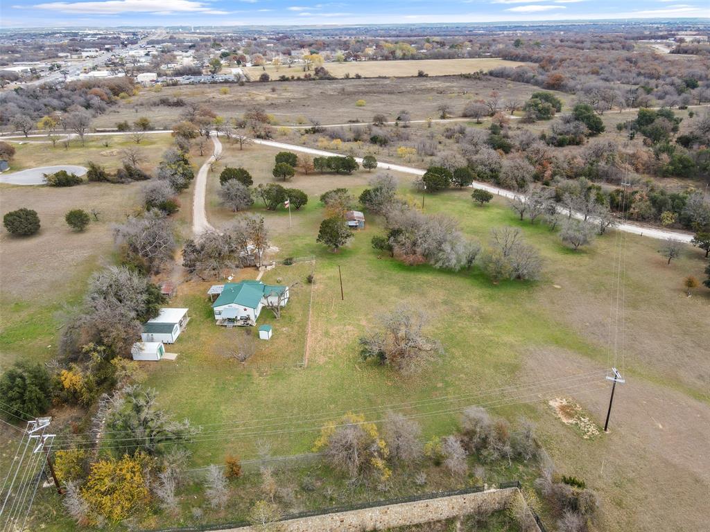 300 Nichols Court Property Photo 15