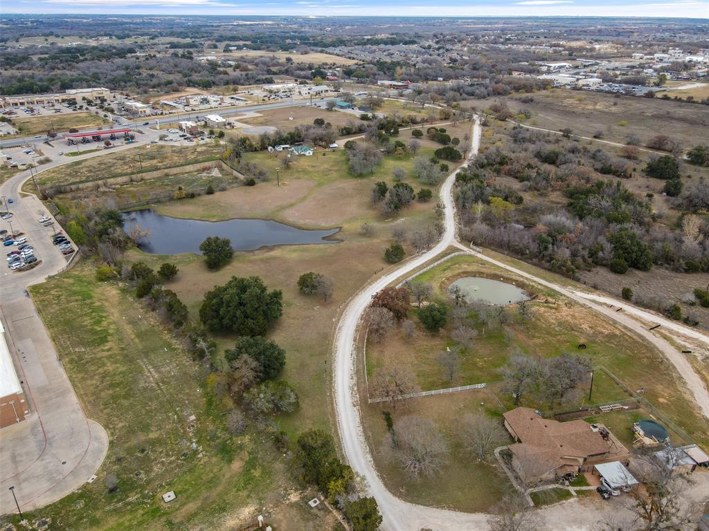 300 Nichols Court Property Photo 20