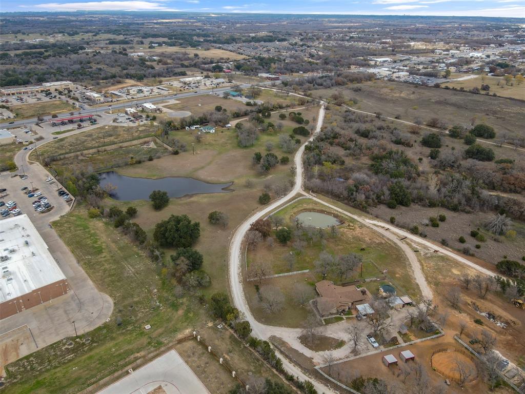 300 Nichols Court Property Photo 21