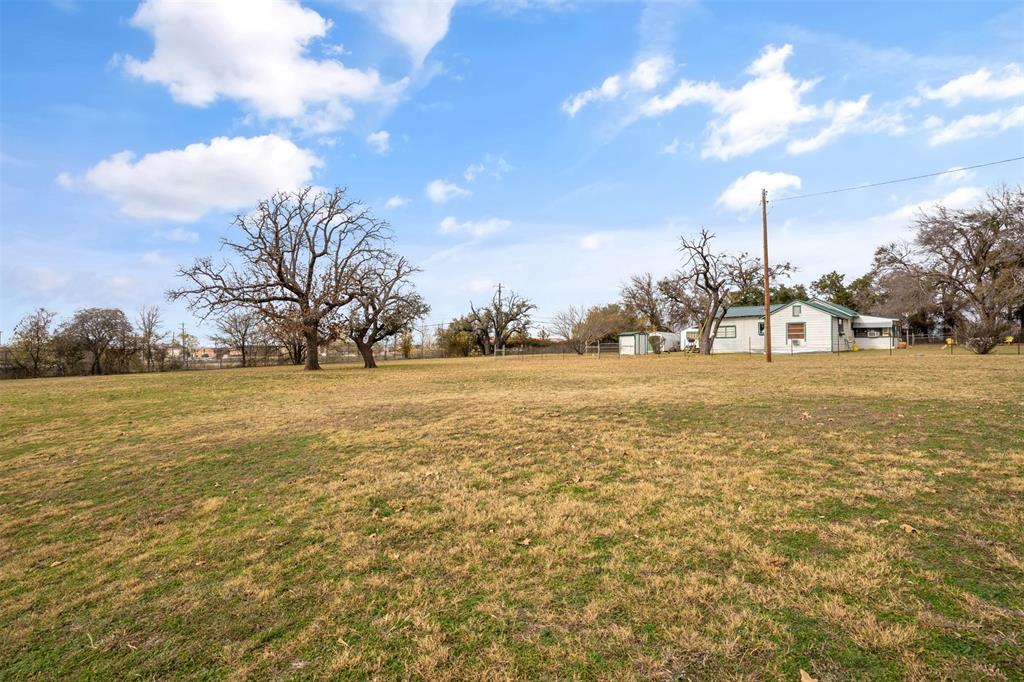 300 Nichols Court Property Photo 29
